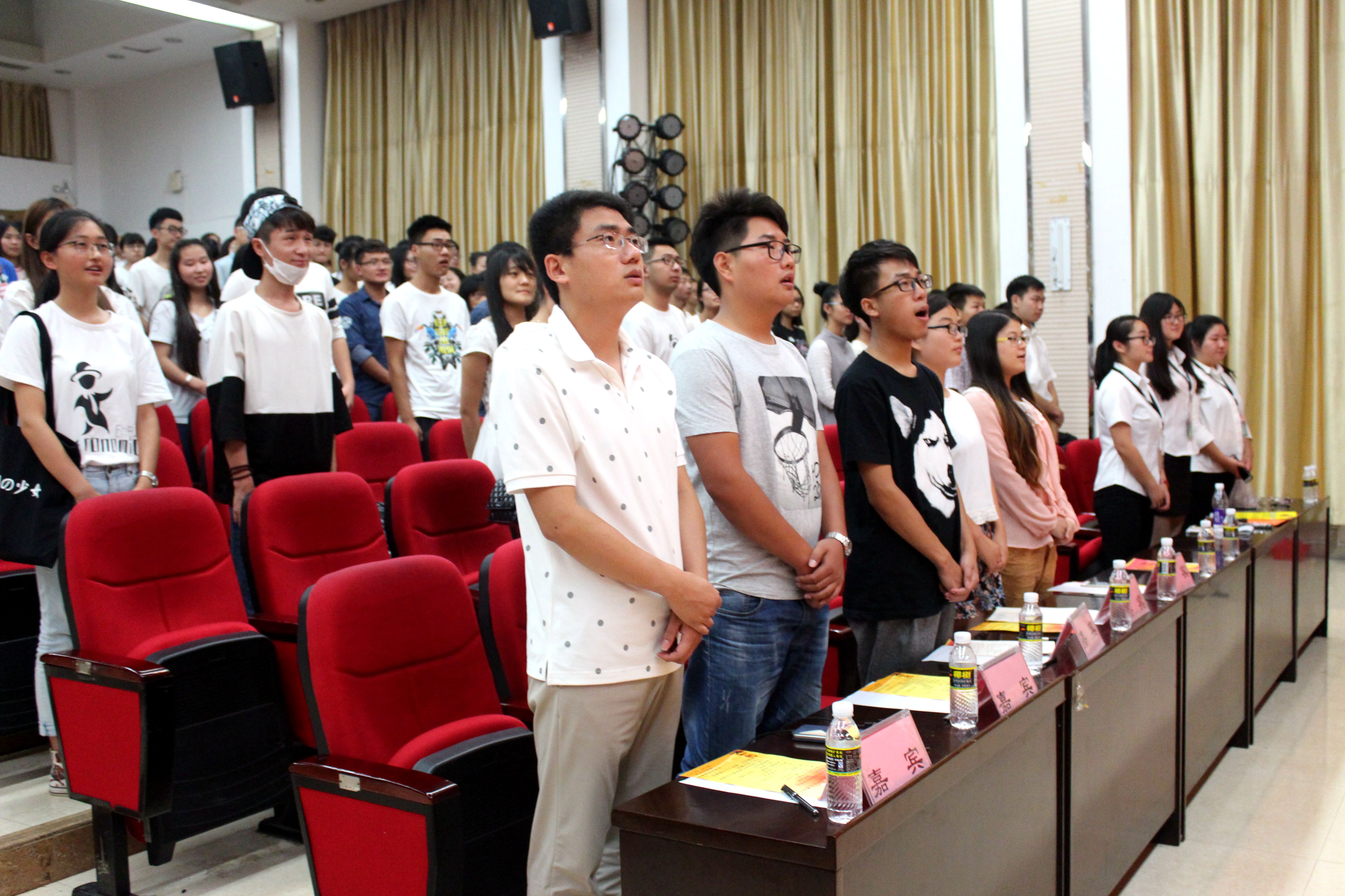 青春心无限,学习天天见 ——记经济与管理学院“四进四信”之党团知识竞赛