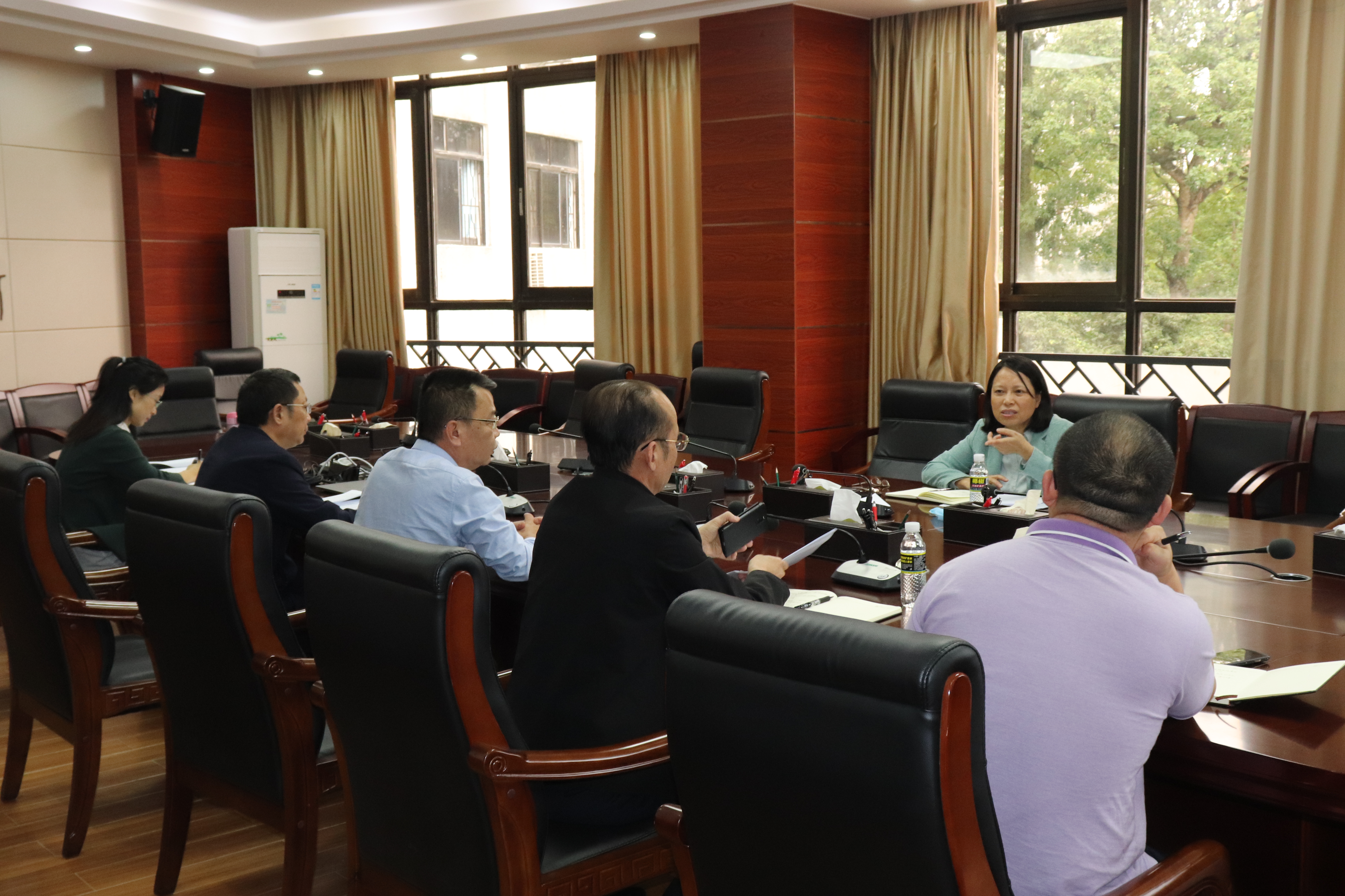 校领导召开课程思政工作专题研讨会