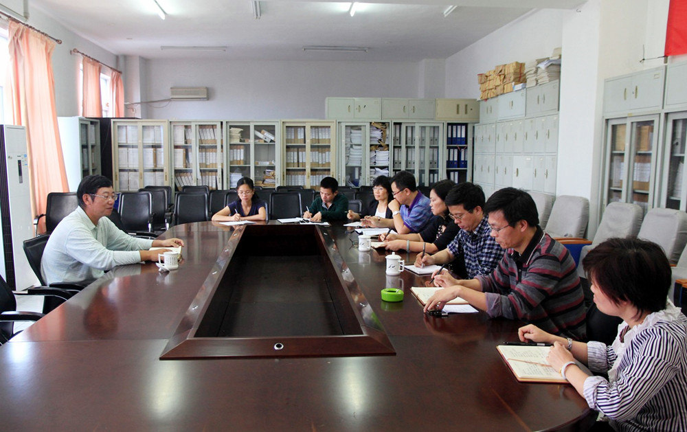 校领导到地旅、教科两学院调研