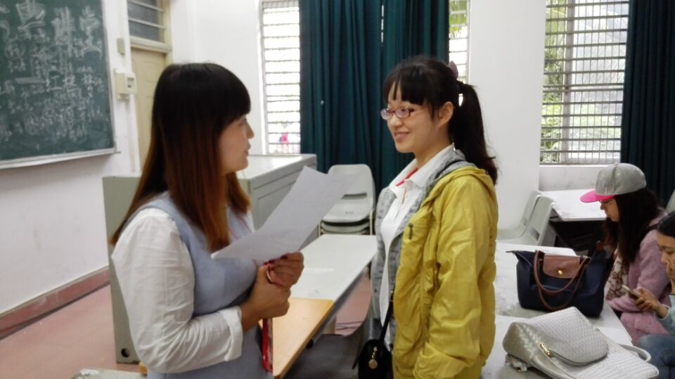 开双创,展文明记政法学院双创知识抽查工作