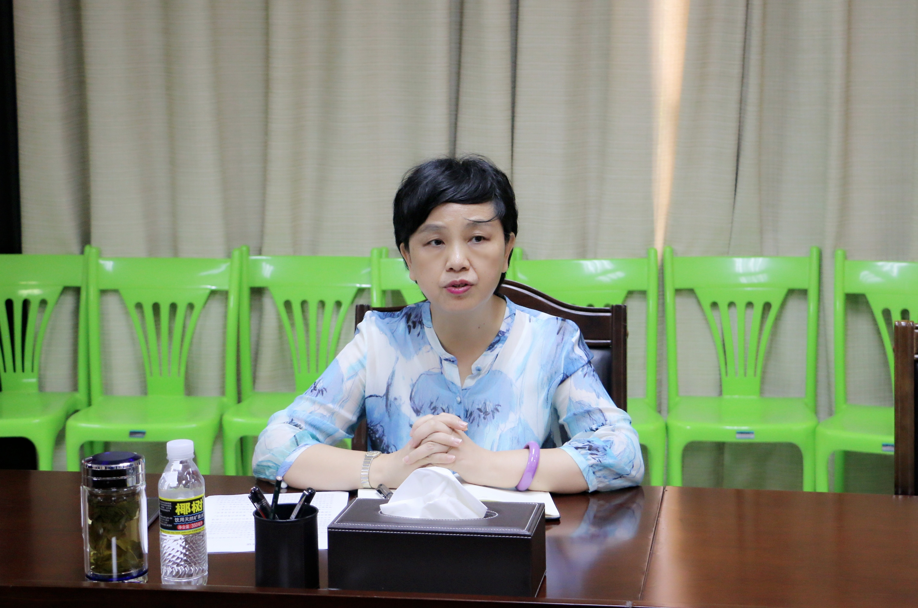 李红梅书记与校内挂职干部集体谈话