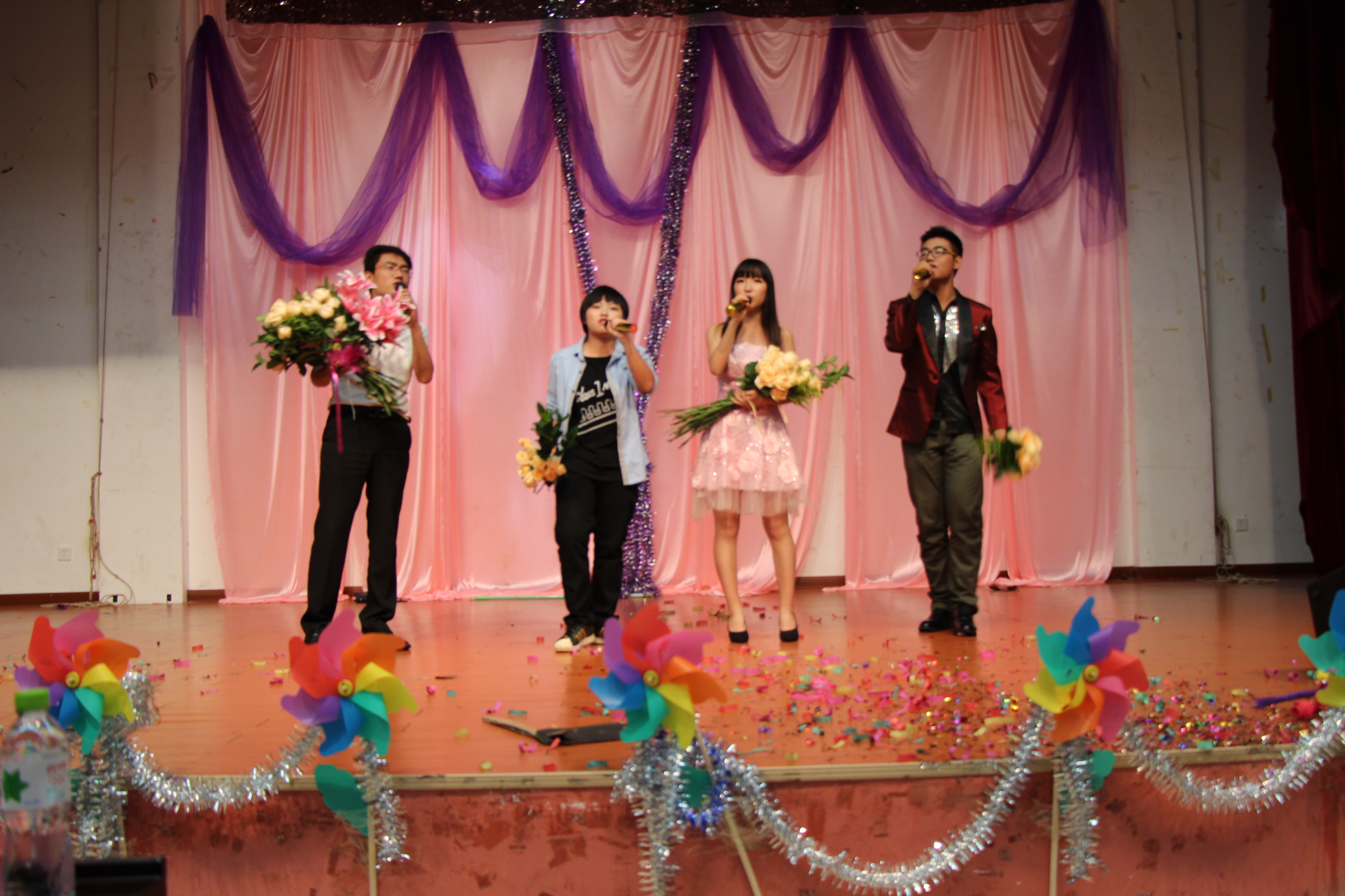 梦想不老，金夜有你――记经济与管理学院第五届金夜有你暨14级迎新晚会