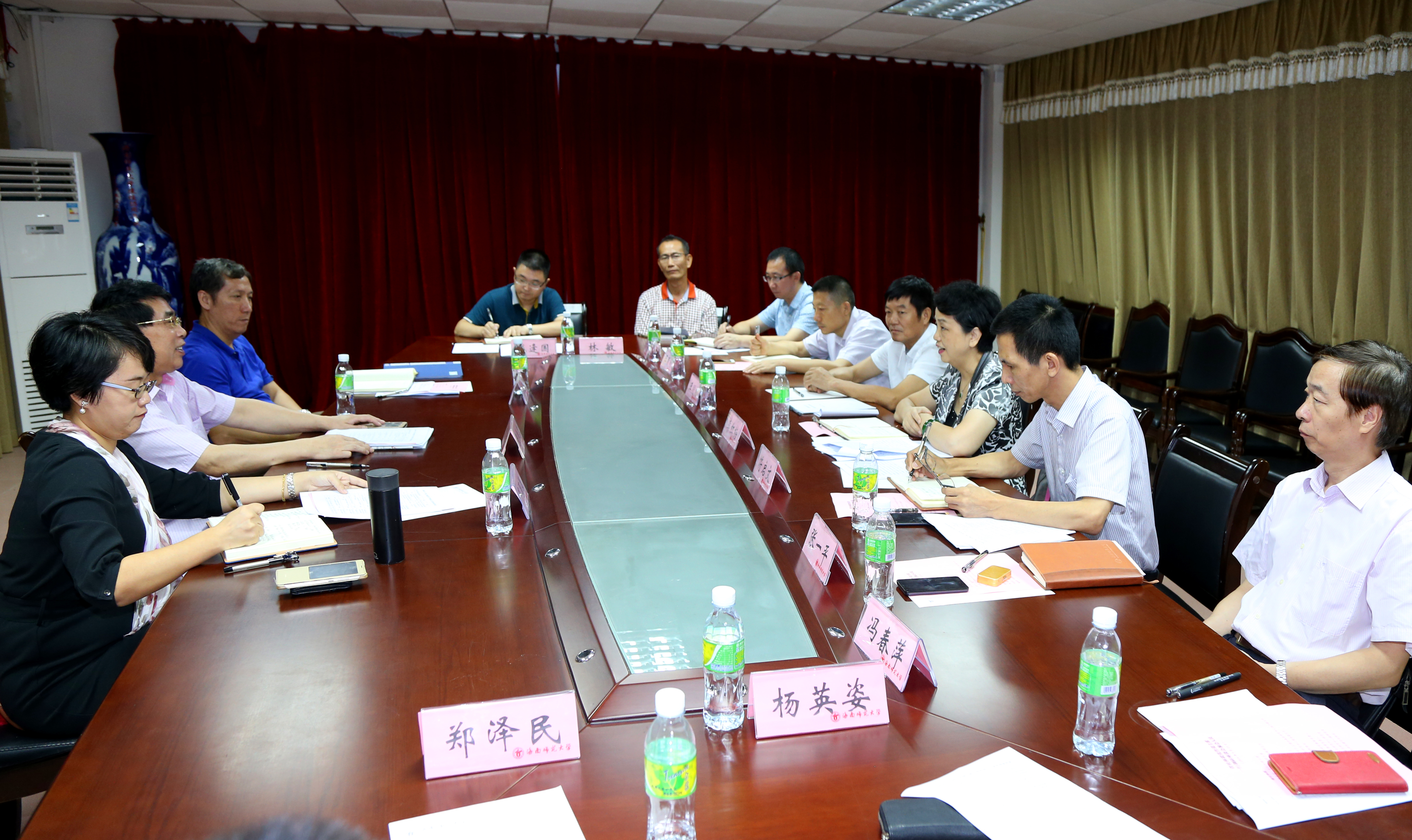 省社科联主席张作荣一行到我校调研