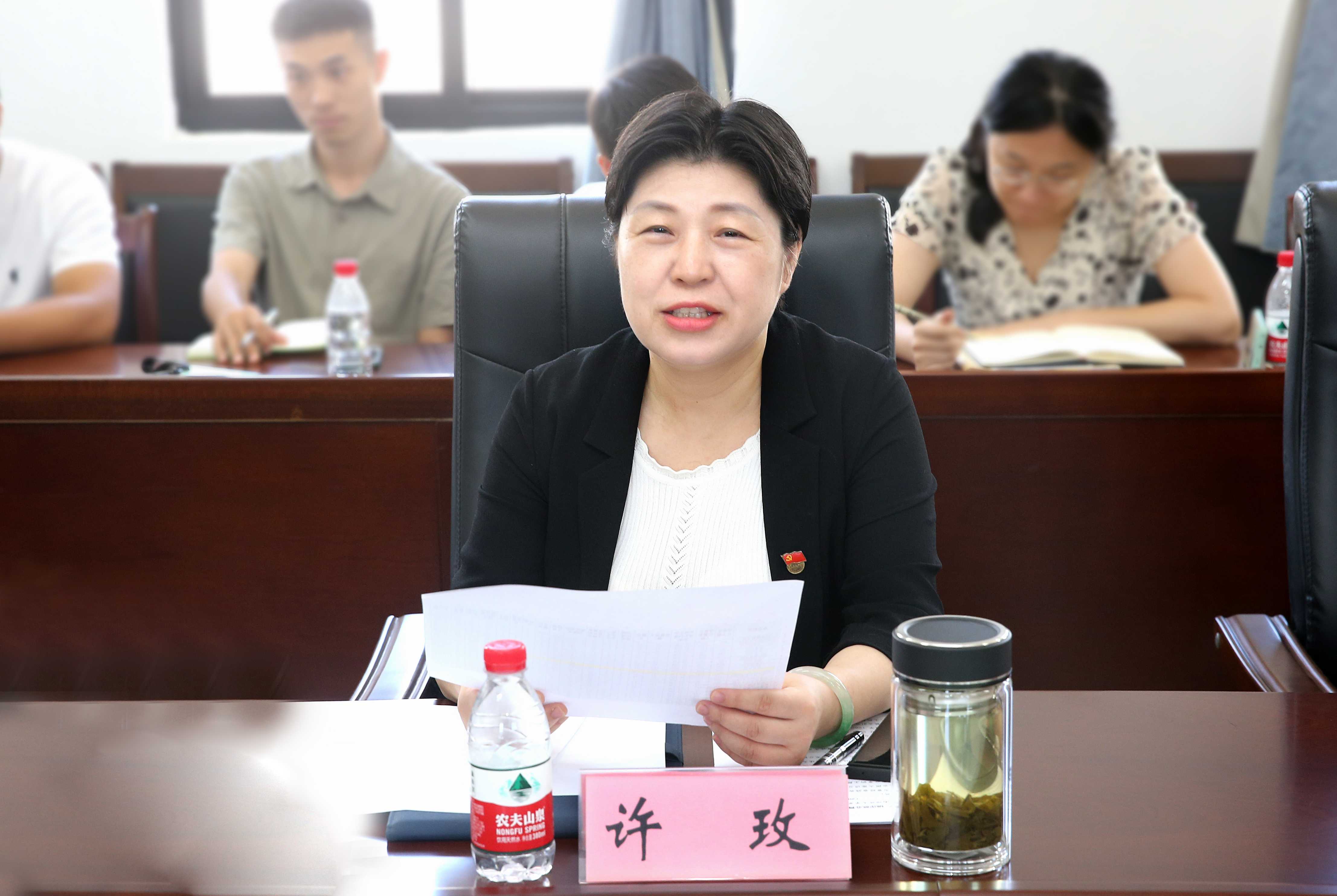 许玫为毕业生辅导员上专题党课