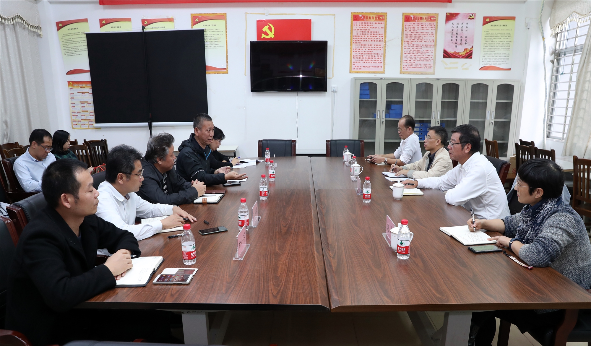 林强到经济与管理学院调研