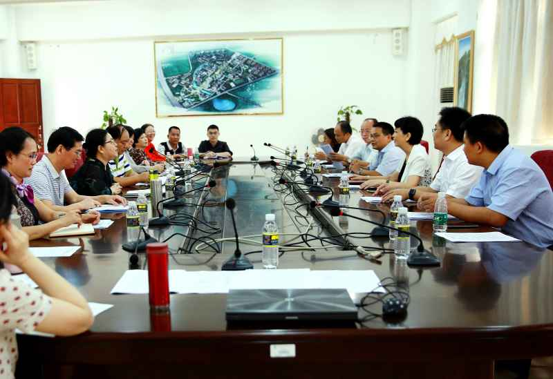 李红梅书记到外国语学院调研