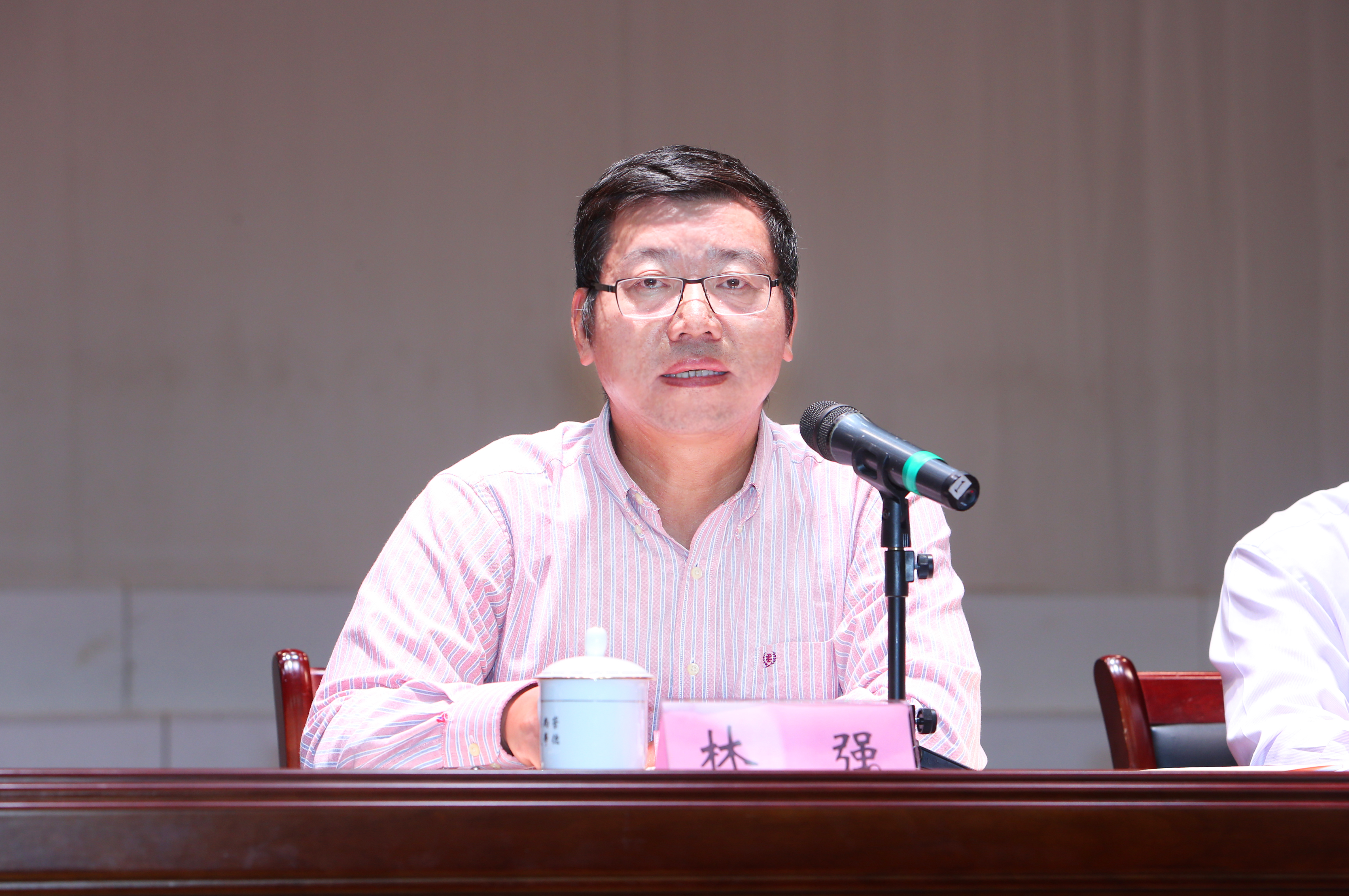 学校召开党委会专题推进本科教学审核评估工作