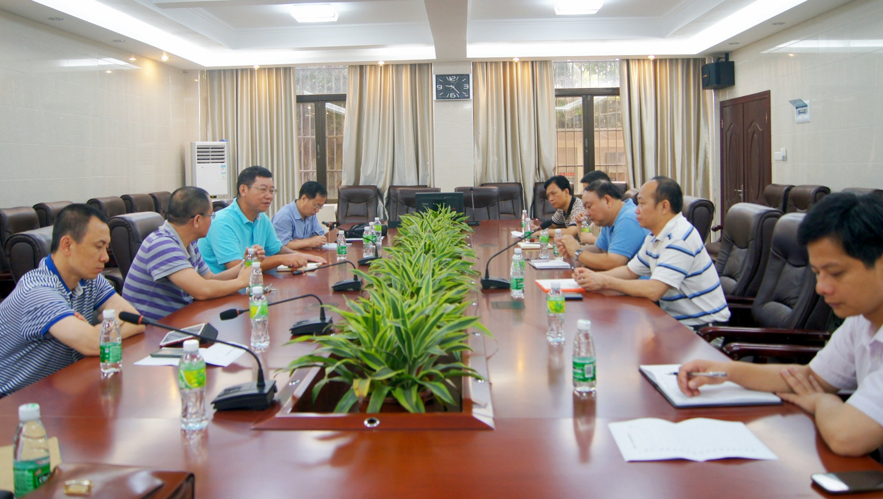 我校召开“助飞工程”和“初高中一体化实验班”研讨会