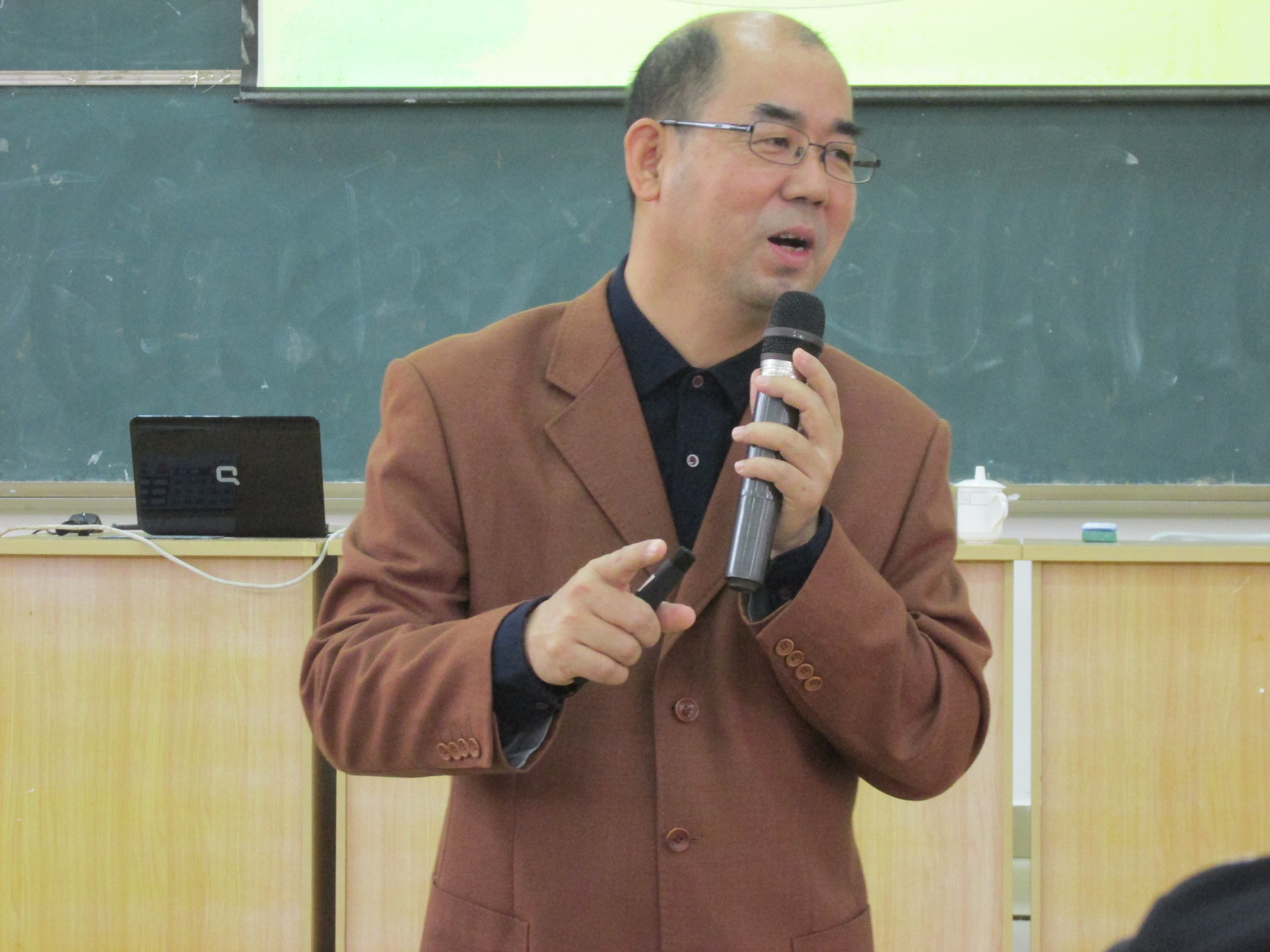 简历，打造个人品牌――记文学院“简历制作与面试技巧”专题讲座