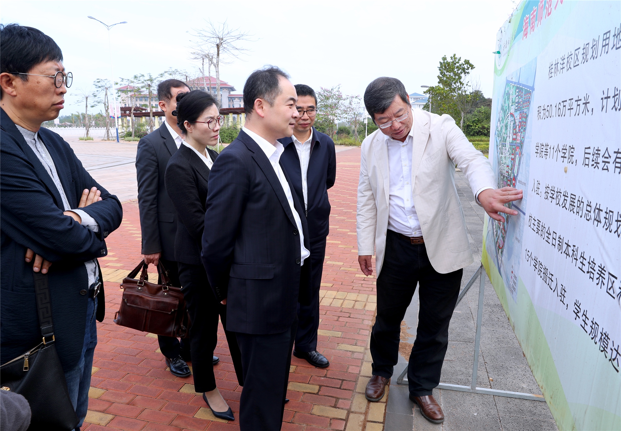 中国文物协会、台湾优势产业对外合作委员会参访团一行考察我校桂林洋校区