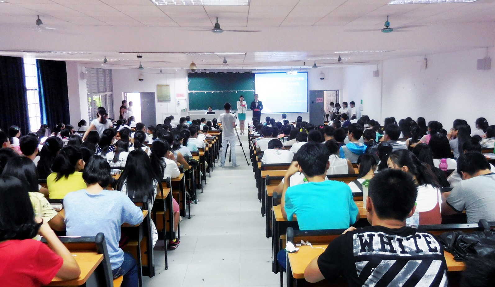 我校举办第五届大学生教师技能大赛总决赛