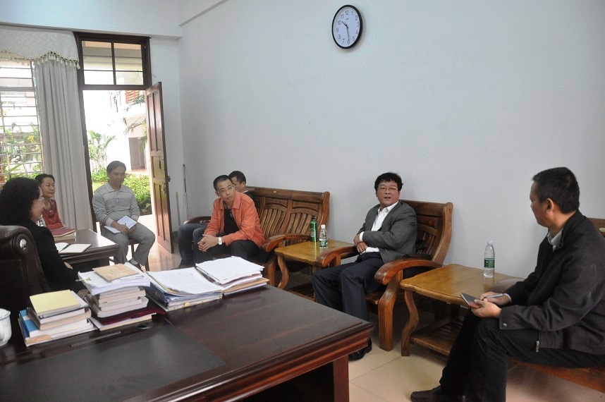 校领导到经济与管理学院调研