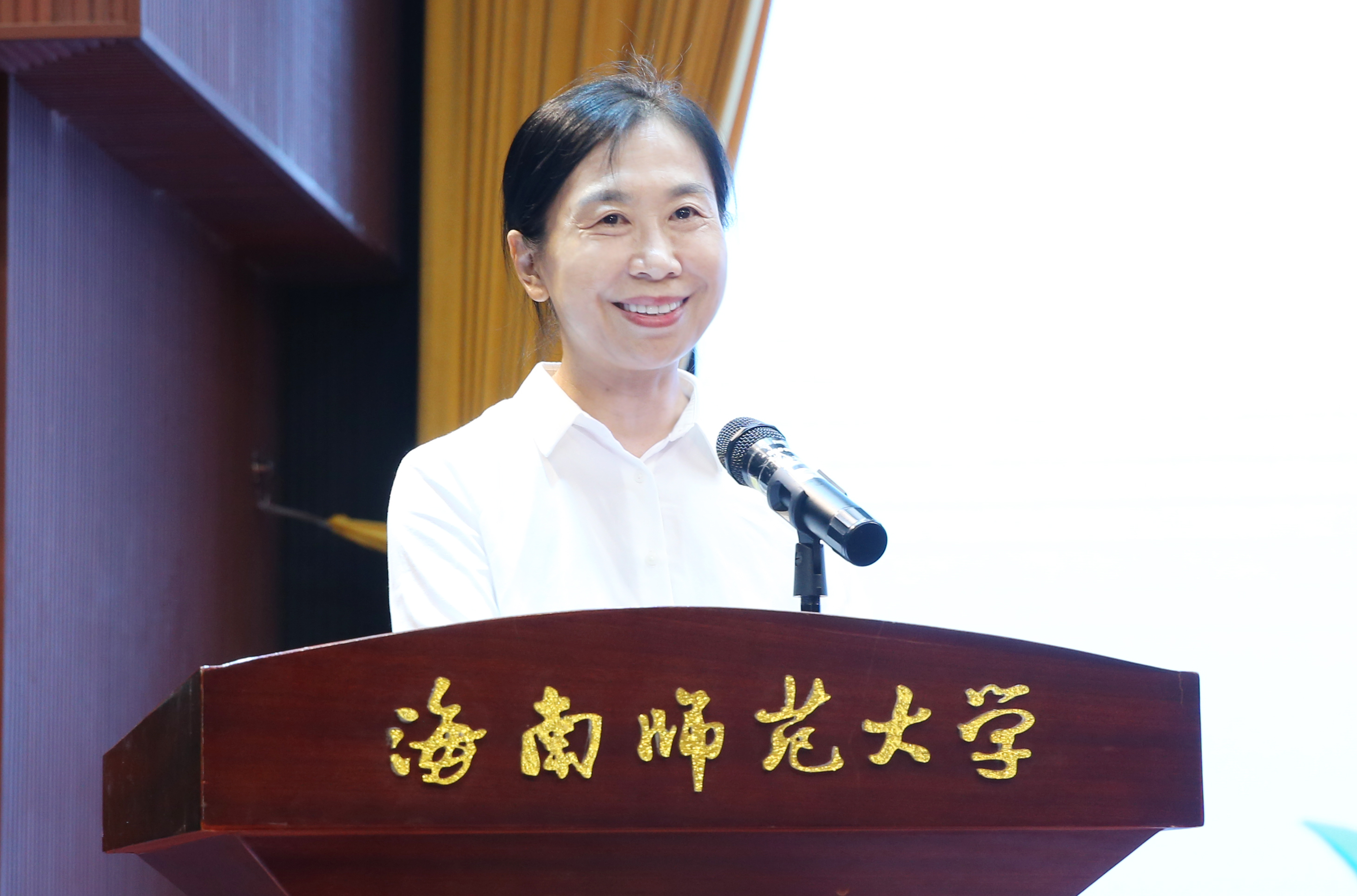 海南自贸港第二届大学生职业生涯规划大赛暨2022届高校毕业生就业促进周在我校启动