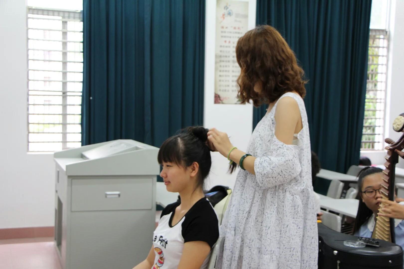 征战五四合唱比赛，歌唱伟大祖国记法学院自信征战全校五四红歌比赛